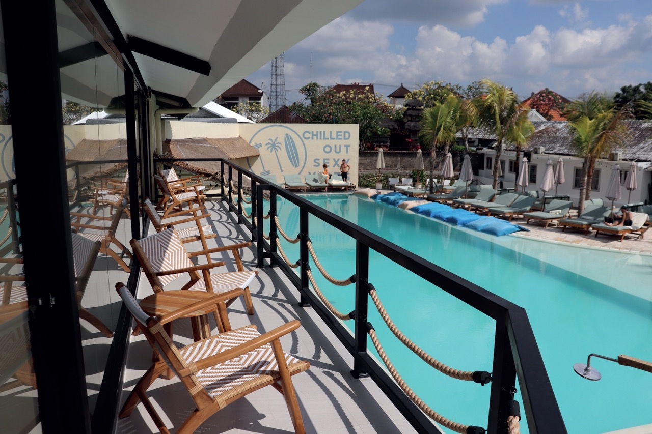 25m Lap Pool & Sun Lounge
